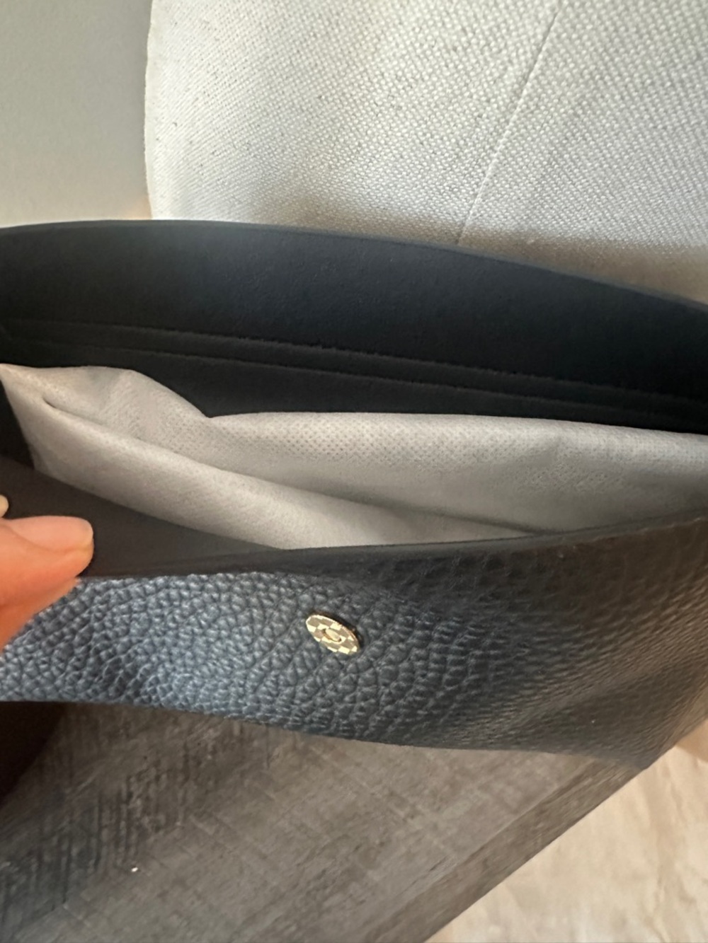 Two for one Hobo and crossbody bag. - Picture 11 of 15